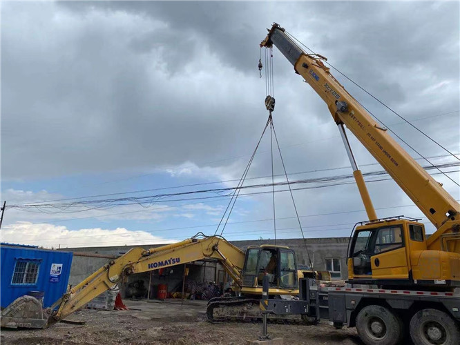 秦皇岛市25吨吊车的工作半径是多少？